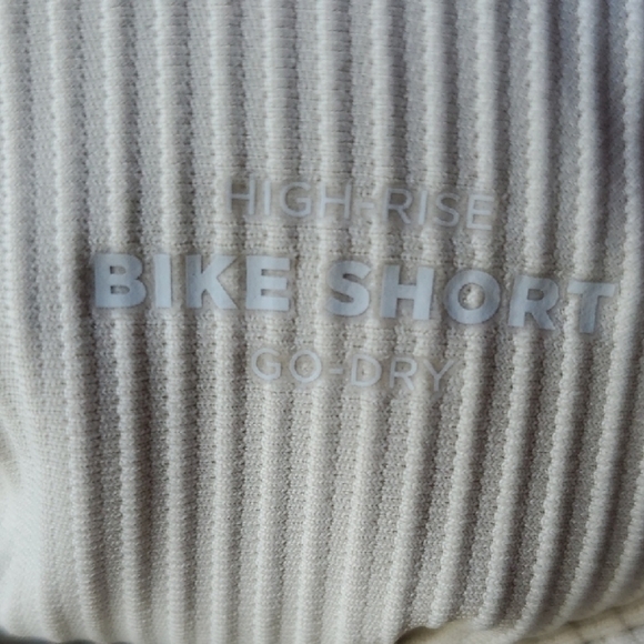 Old Navy Women's Striped Bike Shorts - Gray - Picture 3 of 8